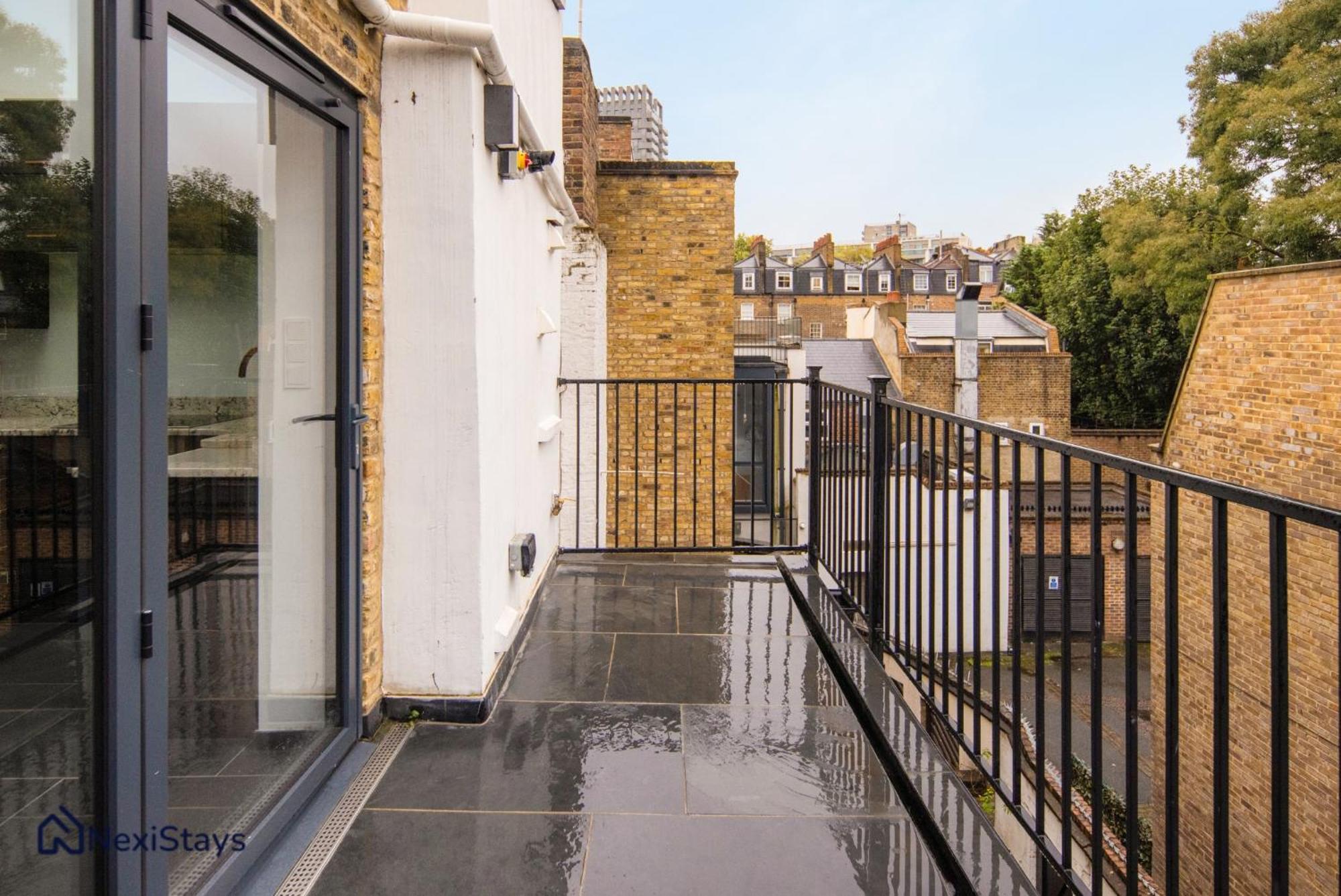 1 Min Walk To Euston Station, Modern Townhouse Lejlighed London