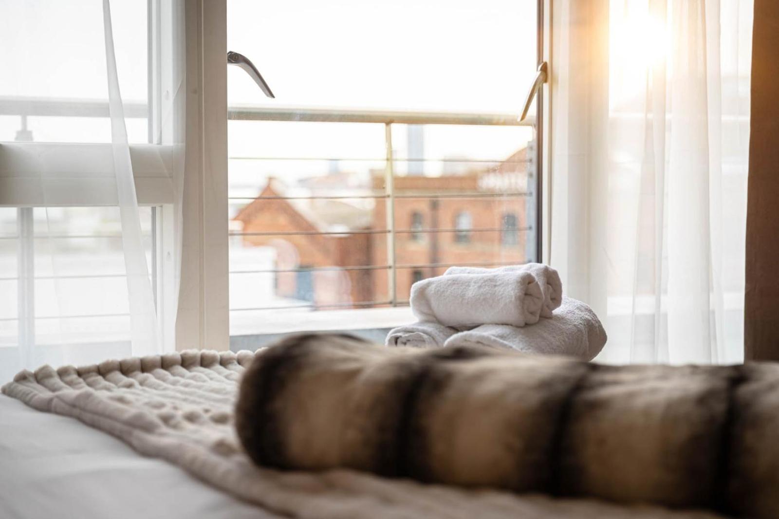 Lejlighed Penthouse - Canary Wharf - 24 Hr Concierge, Gym, Hot Tub, Sauna, Balcony, Terrace