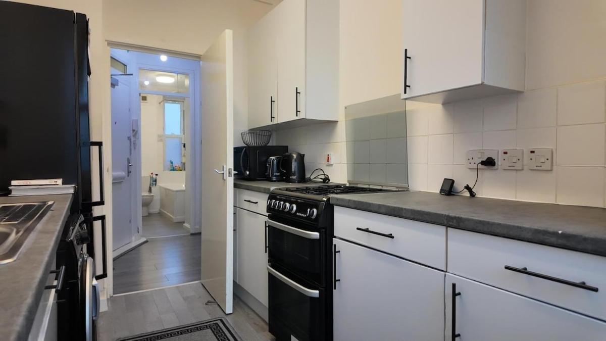 Lux Apartment Near London City & Shoreditch And Brick Lane Apartment *