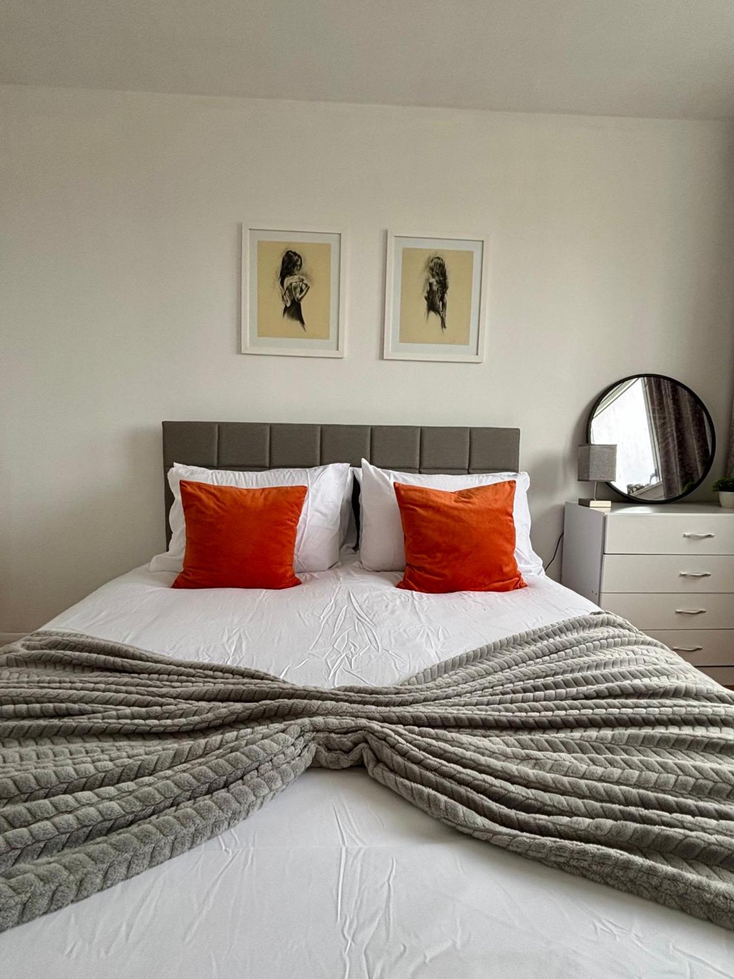 Apartment Stylish 2-bed Retreat Steps From Emirates Stadium *