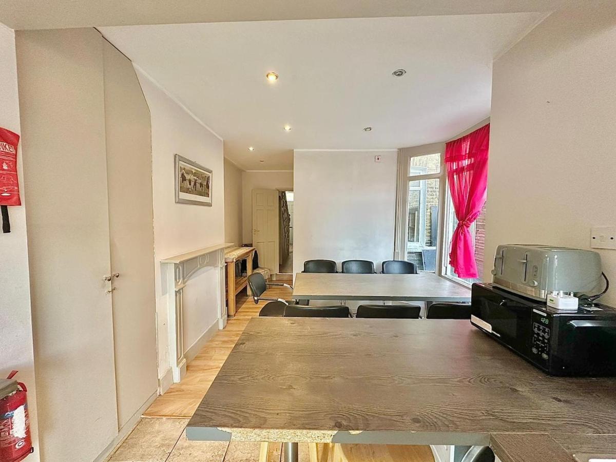 Large House In 105 * London