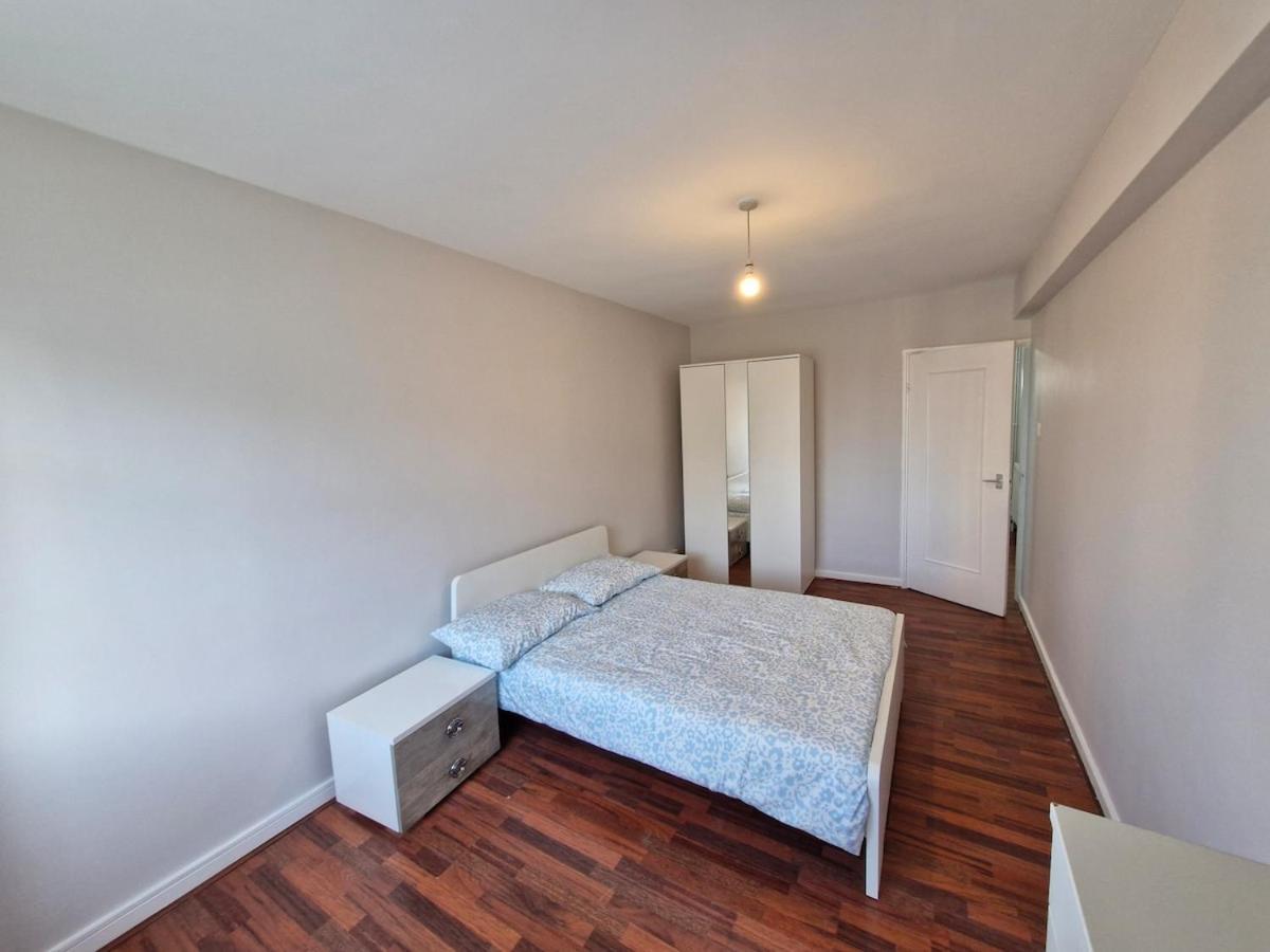 Apartment Flat In City Of London - E1 London