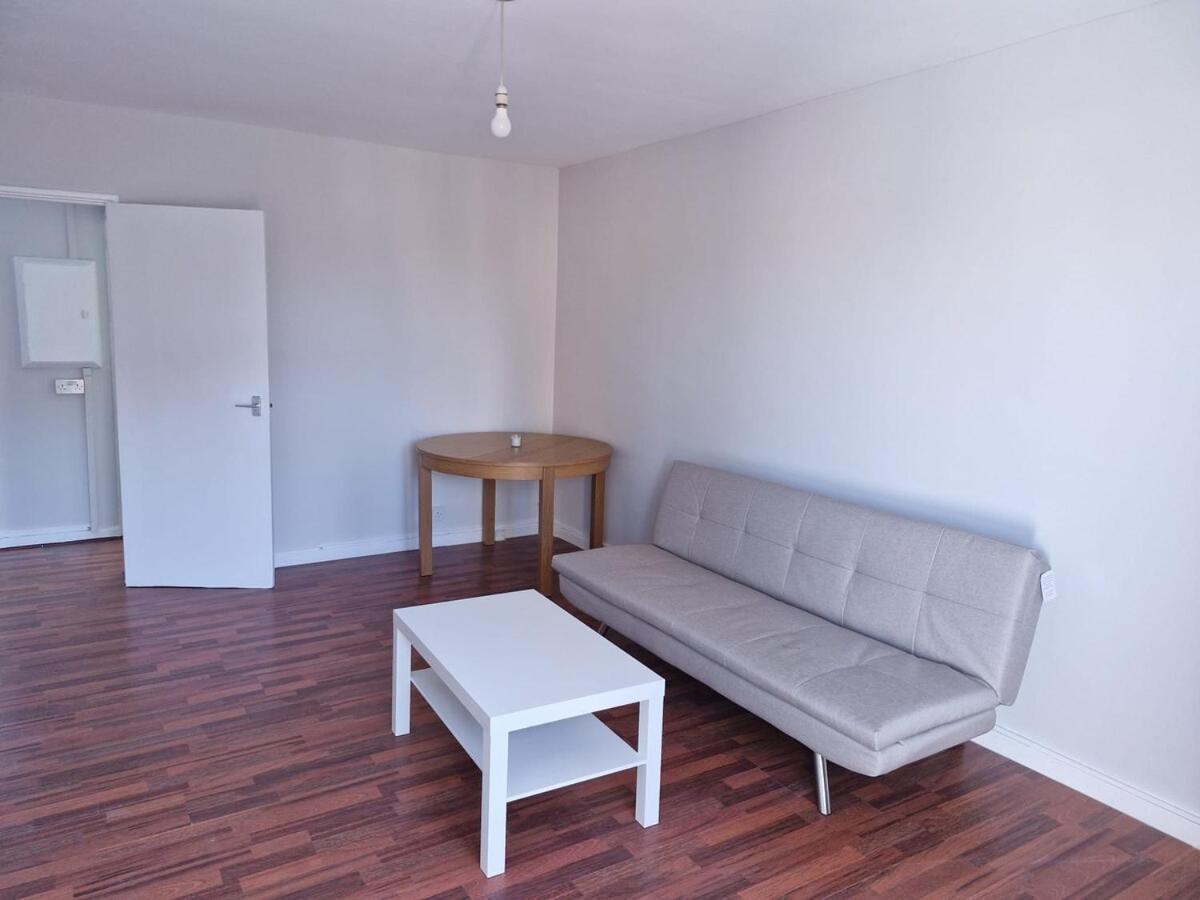 Apartment Flat In City Of London - E1 London