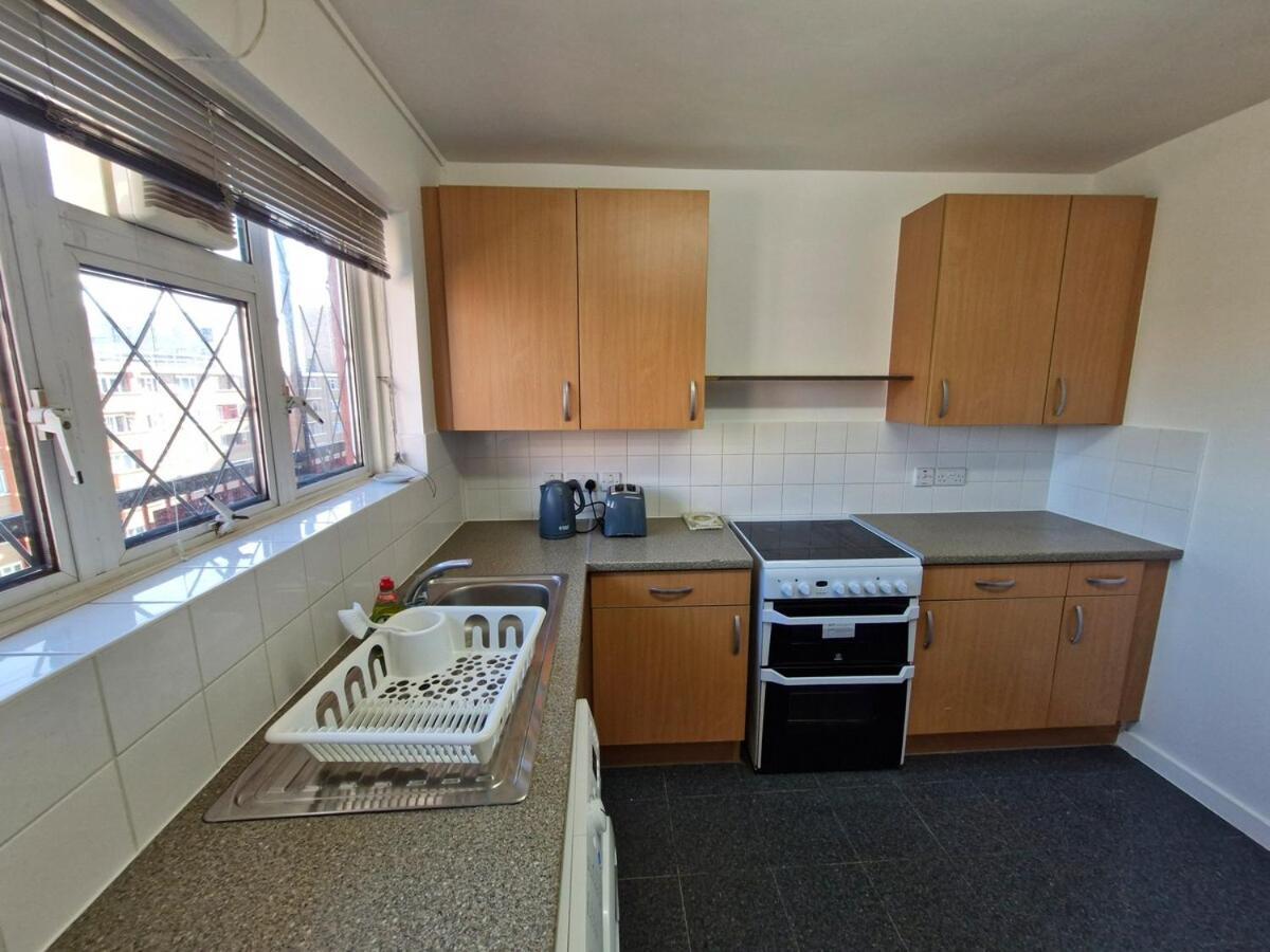 Flat In City Of London - E1 *