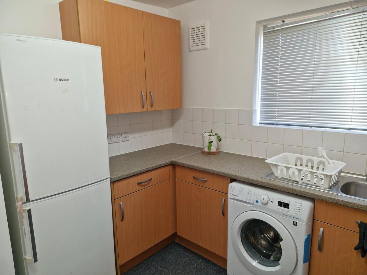 Flat In City Of London - E1 *