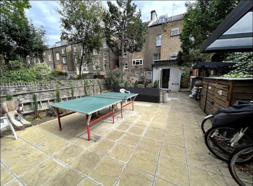 An Economic Sheperd's Bush Apartment London