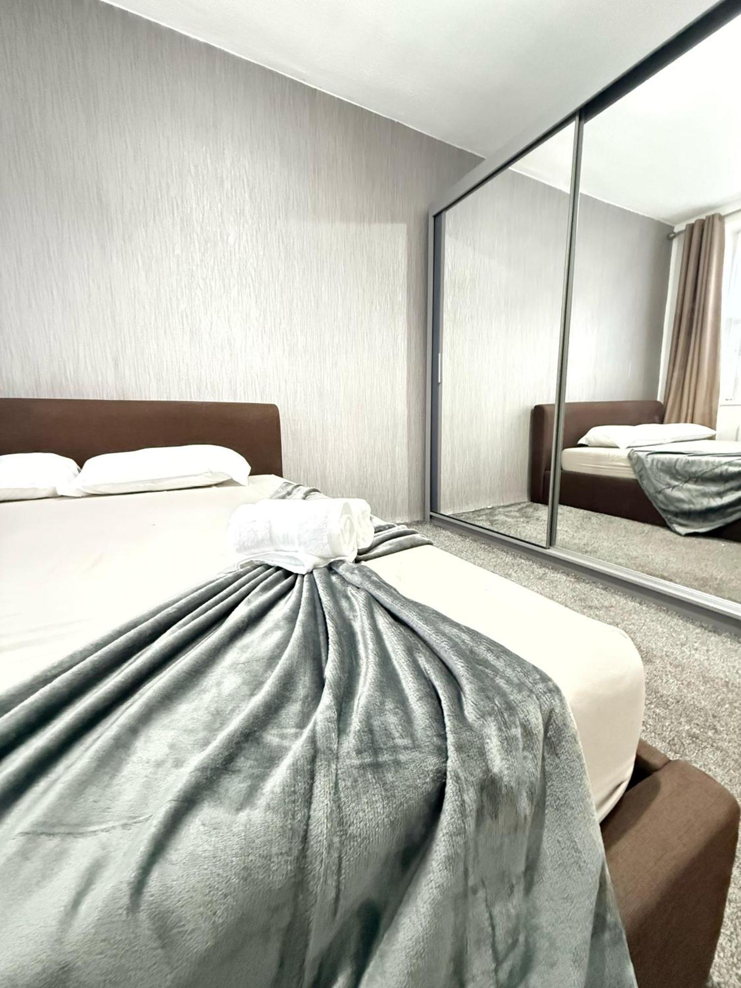 Lux Apartment Near London City & Shoreditch And Brick Lane Apartment