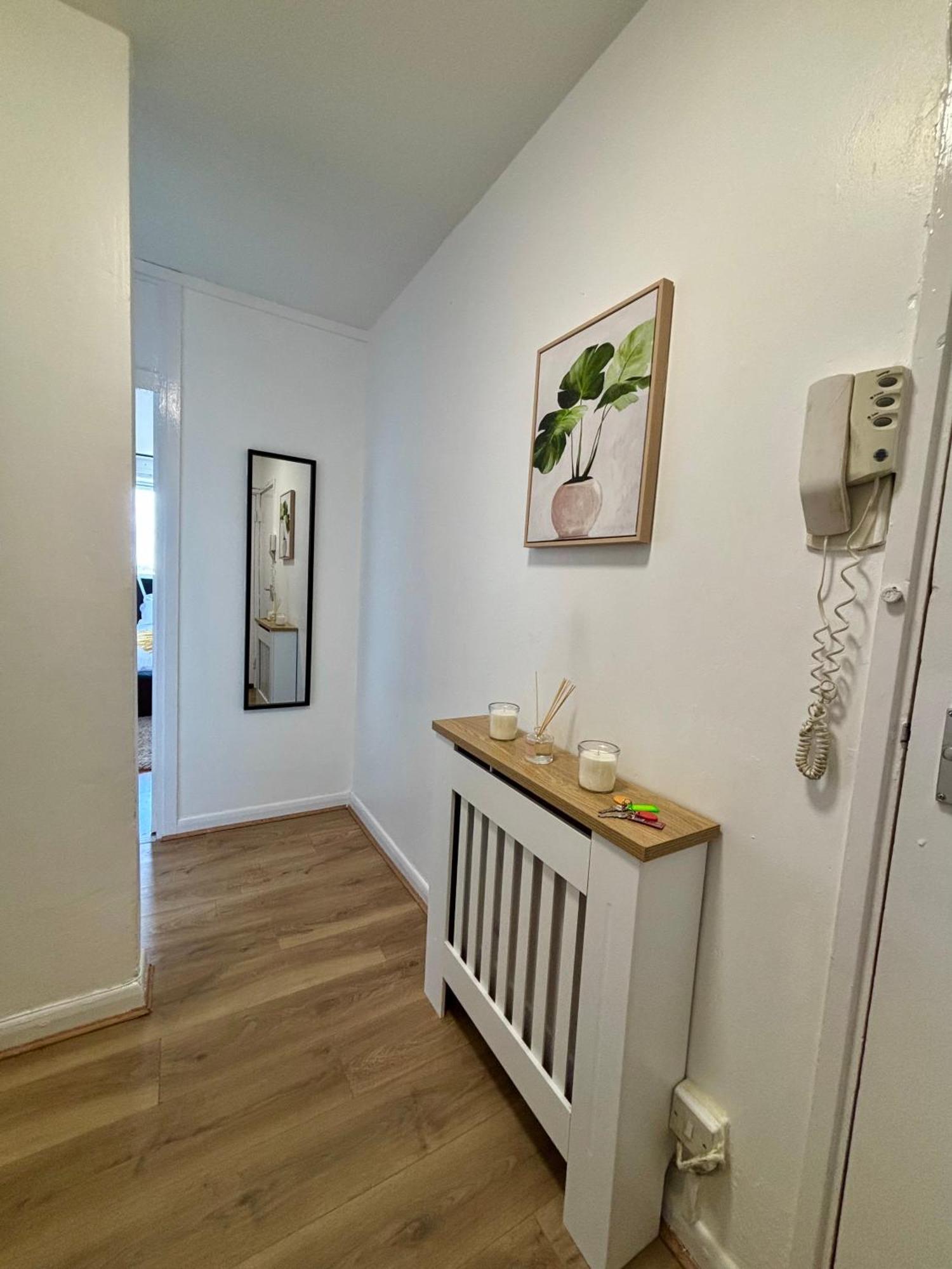 Stylish 2-bed Retreat Steps From Emirates Stadium * London