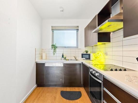 Spacious, Lovely 2 Bed In Hackney Wick Apartment London