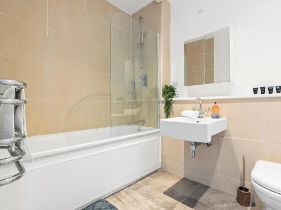 Spacious, Lovely 2 Bed In Hackney Wick *