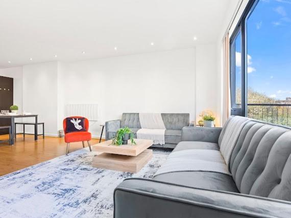 Spacious, Lovely 2 Bed In Hackney Wick Apartment