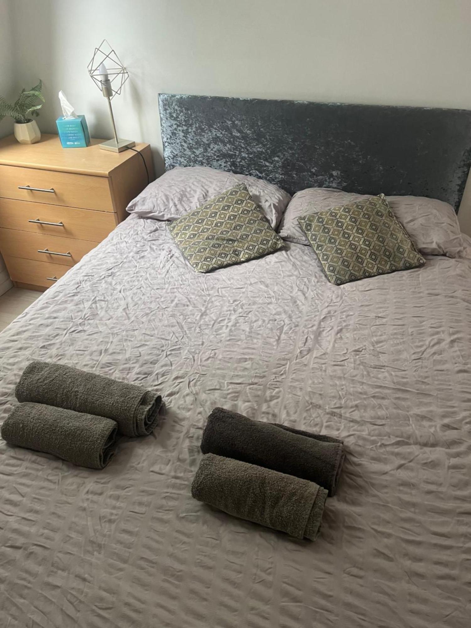 Renovated 4 Bed Flat In Islington London