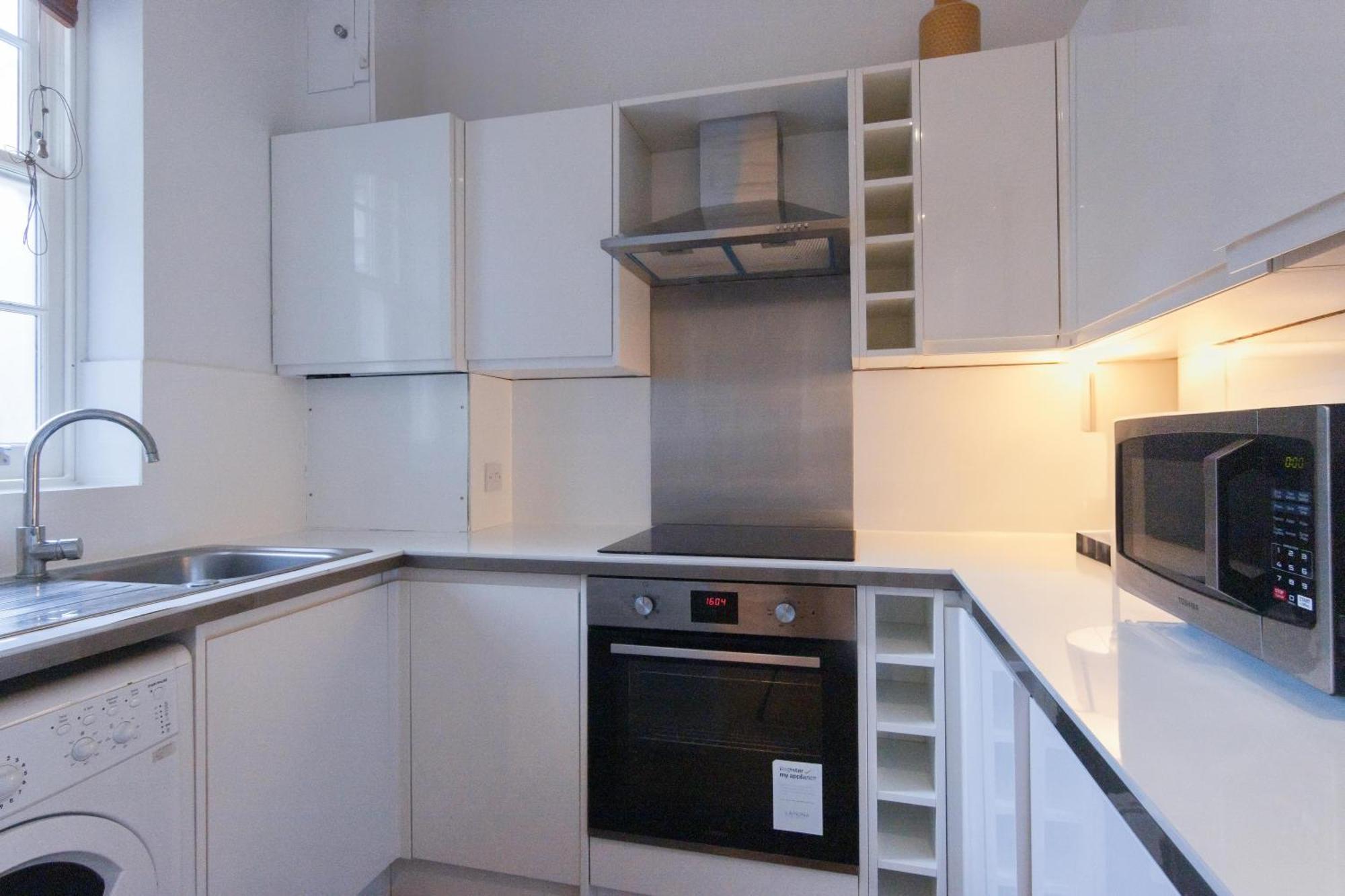 2 Bedroom Luxury Knightsbridge Lägenhet