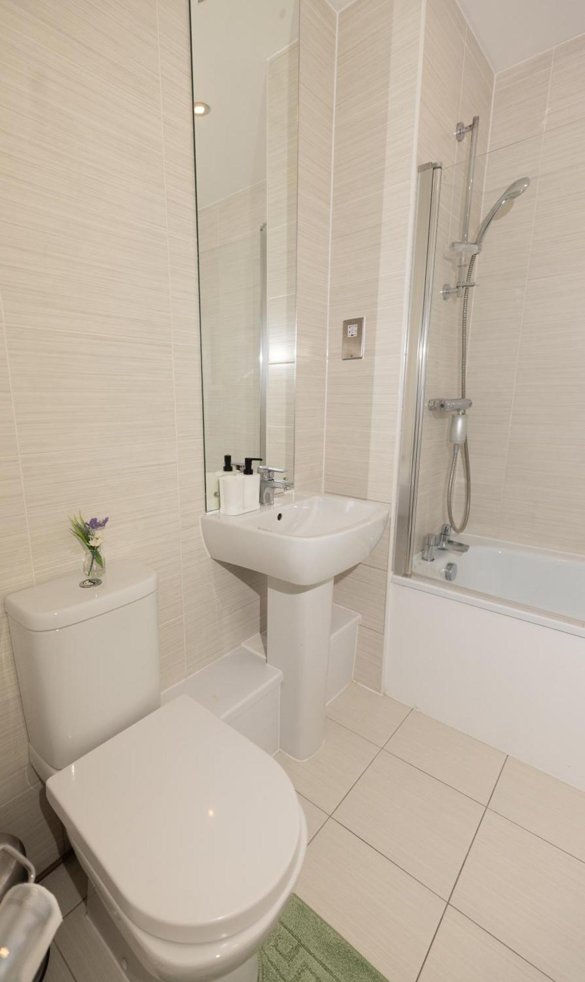 Lägenhet Stylish 3 Bed Near Downtown & Free Parking *