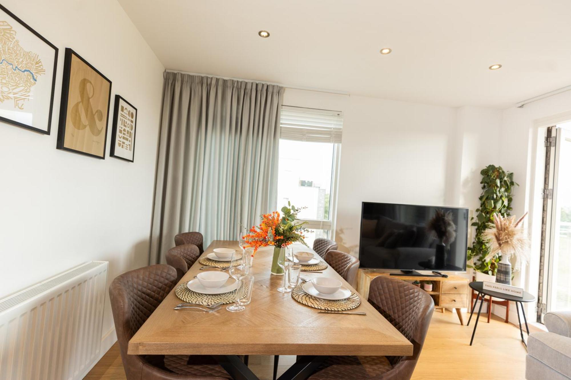 Lägenhet Stylish 3 Bed Near Downtown & Free Parking London