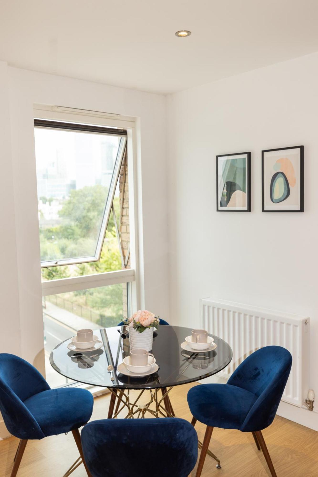 Stylish 3 Bed Near Downtown & Free Parking Lägenhet *