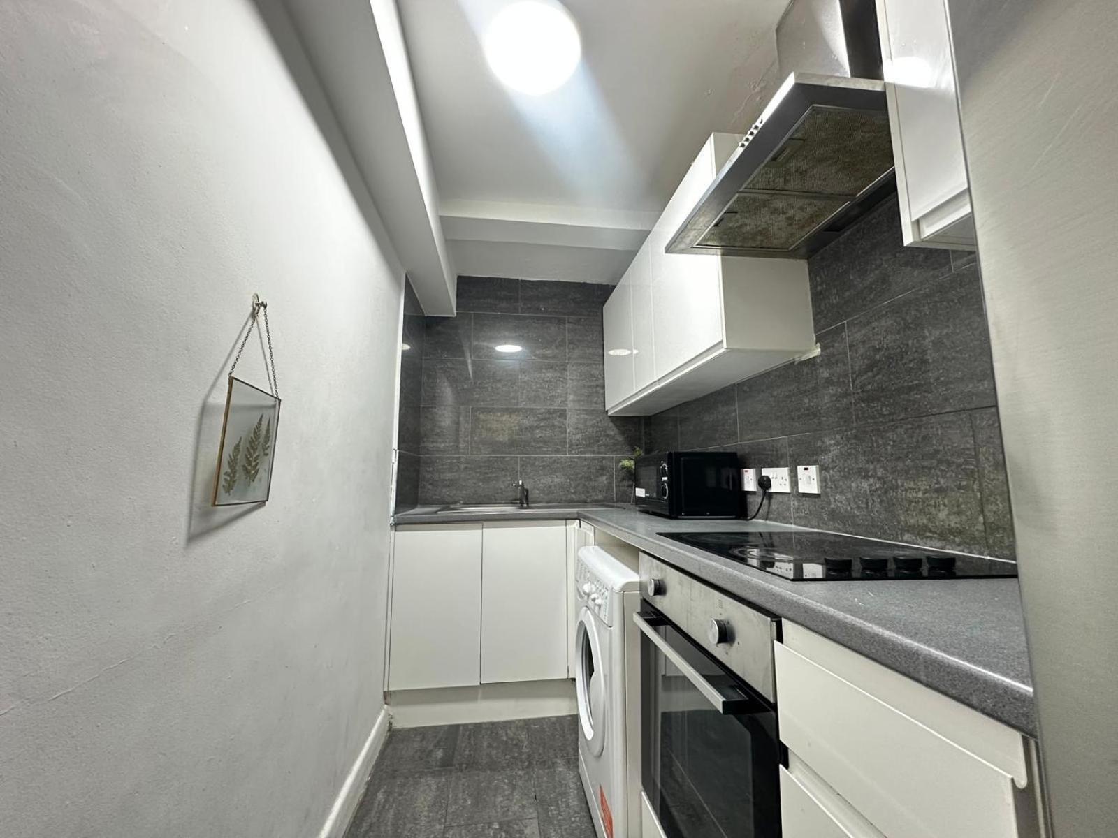 Beautiful Two Bedroom Edgware Road Apartment London