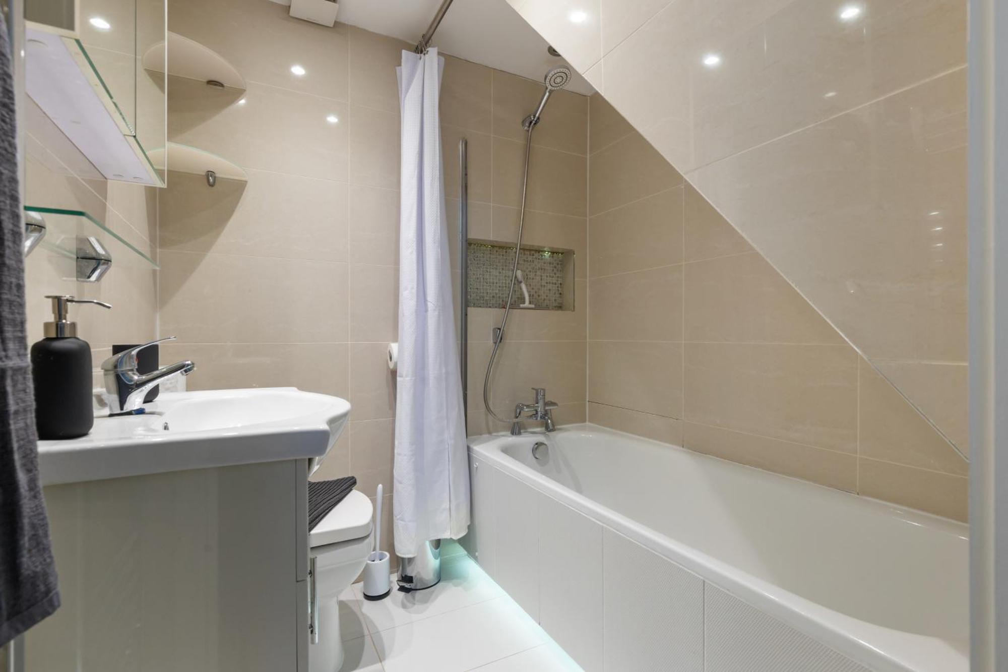 Appartement Stunning 3bd With Garden & Free Parking