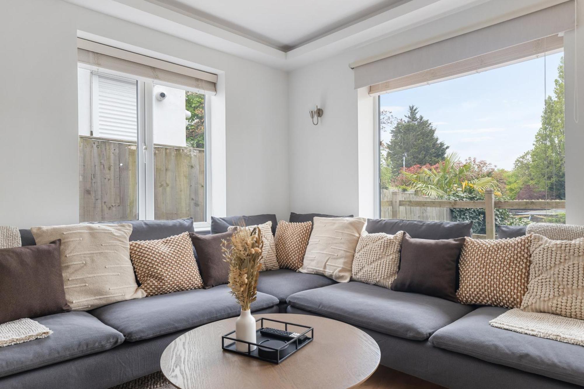 Stunning 3bd With Garden & Free Parking *