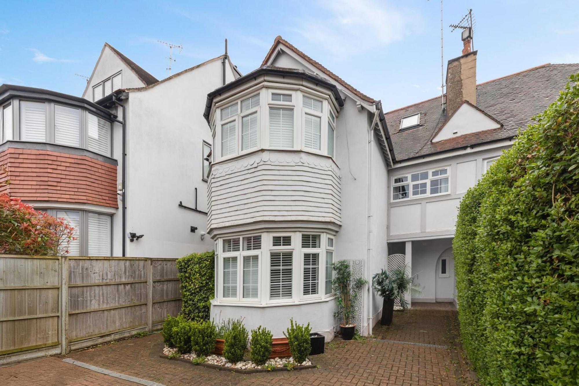 Stunning 3bd With Garden & Free Parking Appartement *