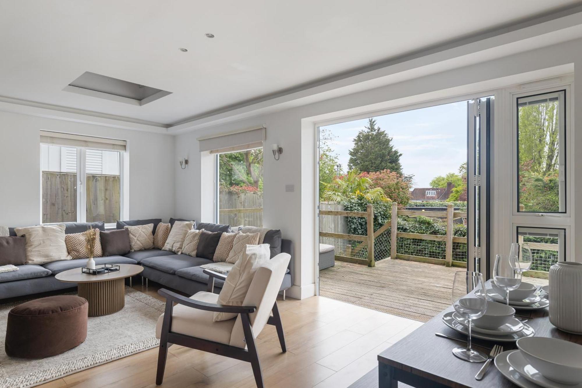 Stunning 3bd With Garden & Free Parking