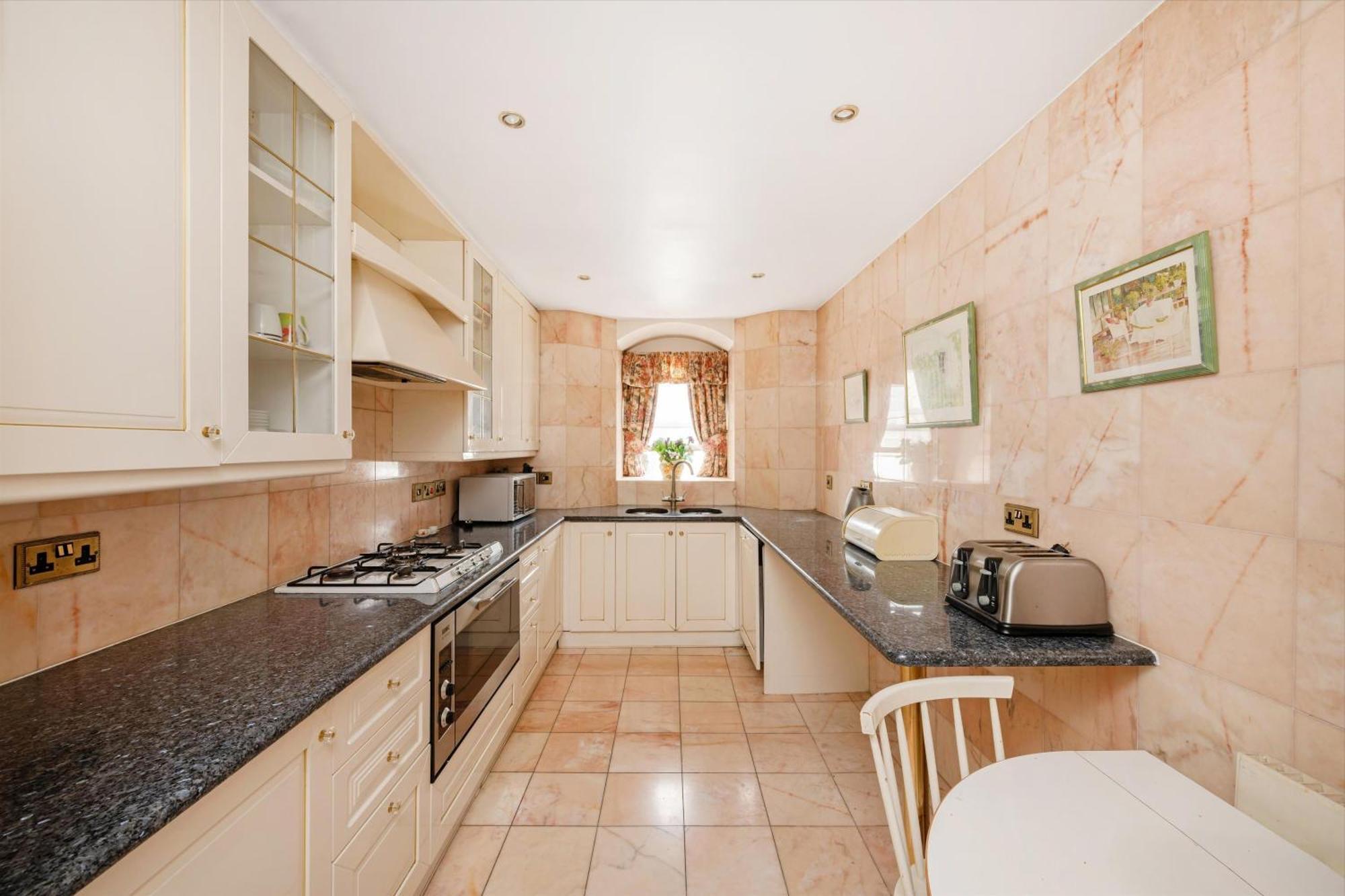 4 Bedroom With Hyde Park Views In Lancaster Gate *