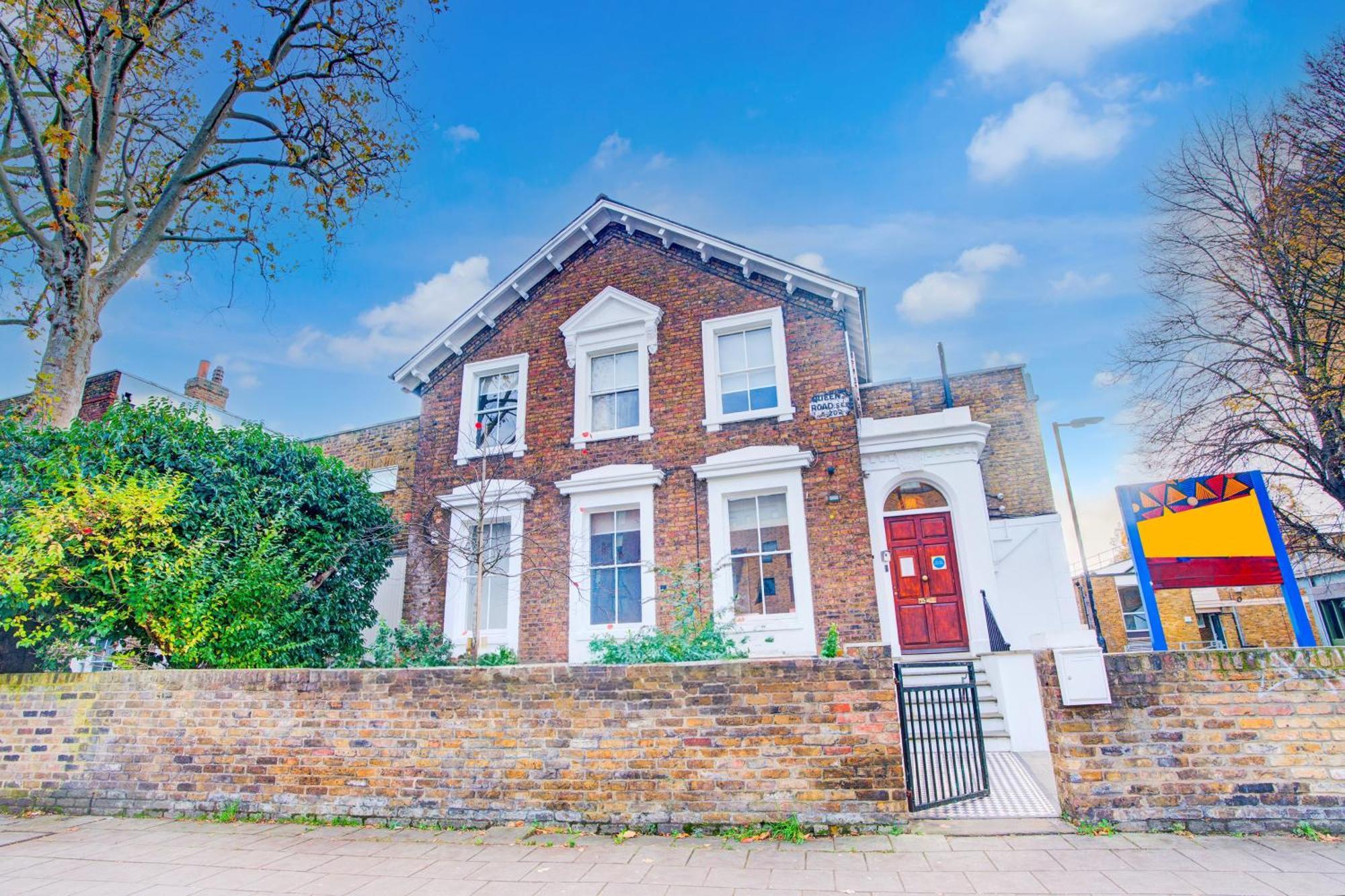 Peckham 3* London