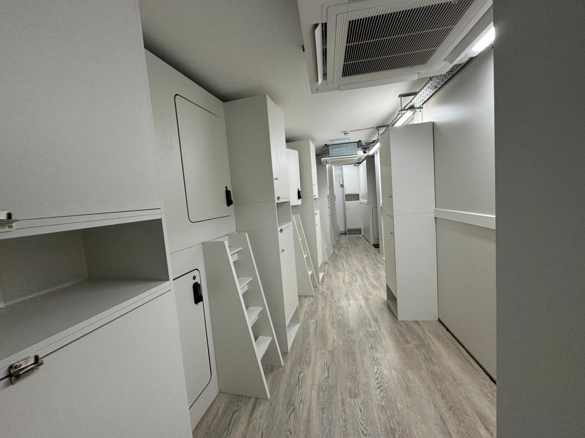 Komo Pods Hotell *