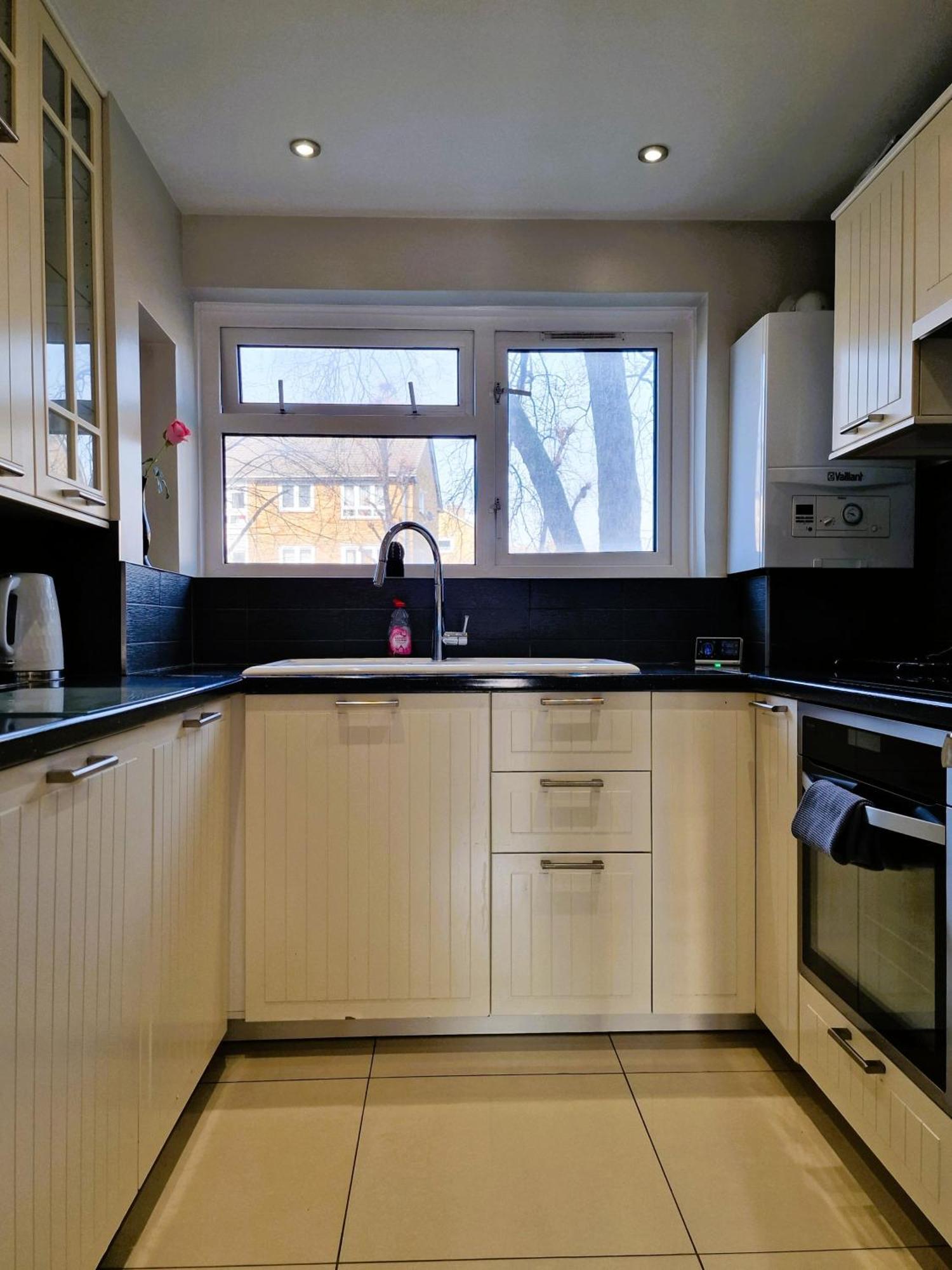 Appartement 2 Bed Close To