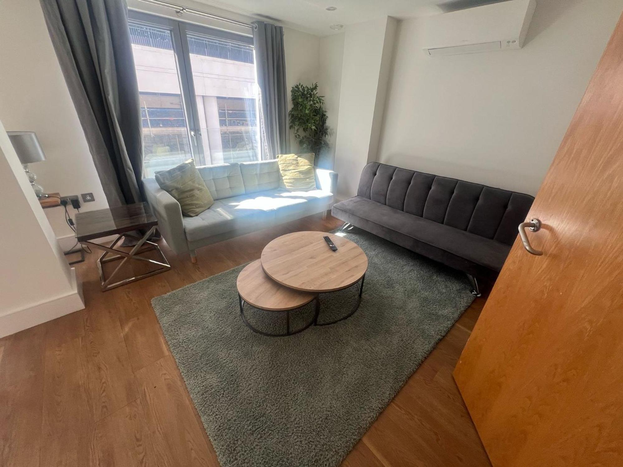 Apartment Modern 2 Bed 2 Bath Hyde Park
