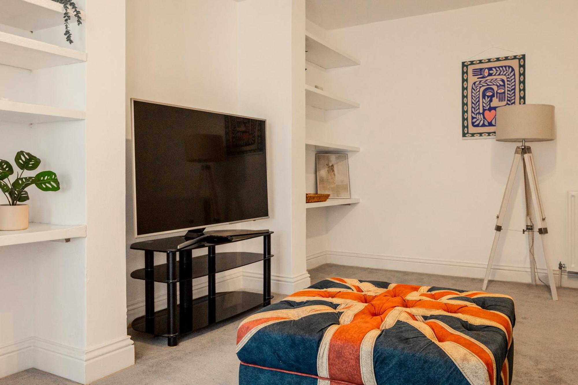 1br Flat Near River Thames, 9min Hammersmith Tube *
