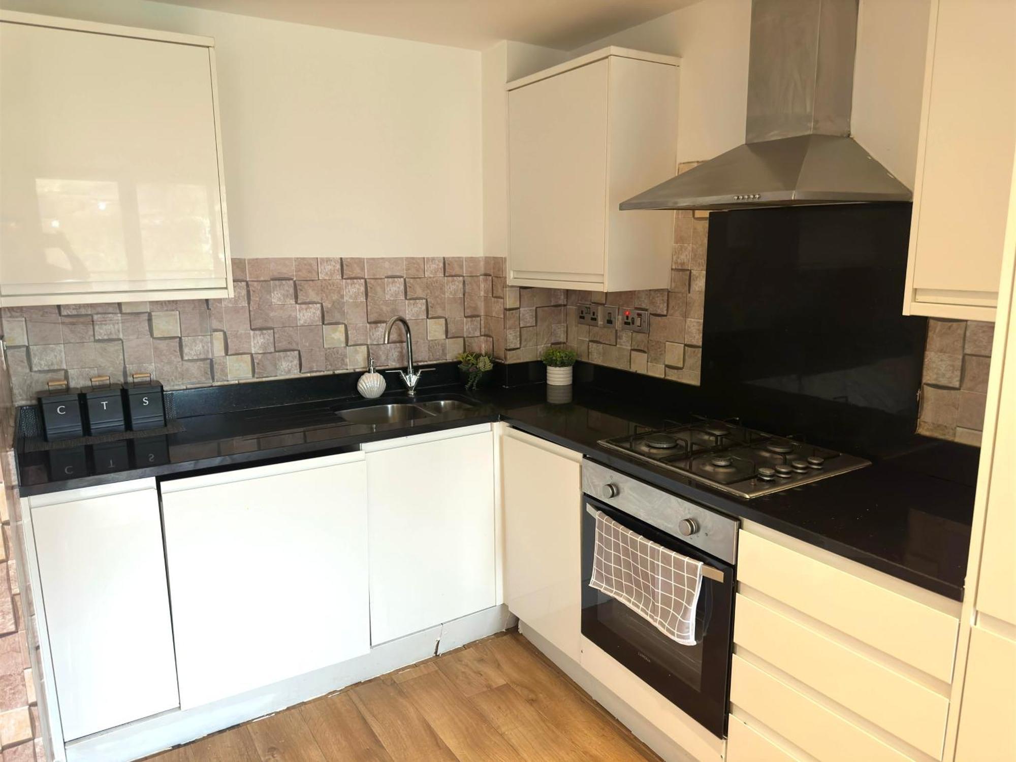 Apartment Elegant Spacious Modern 2 Bedroom - Whitechapel - 5mins To Aldgate Station *