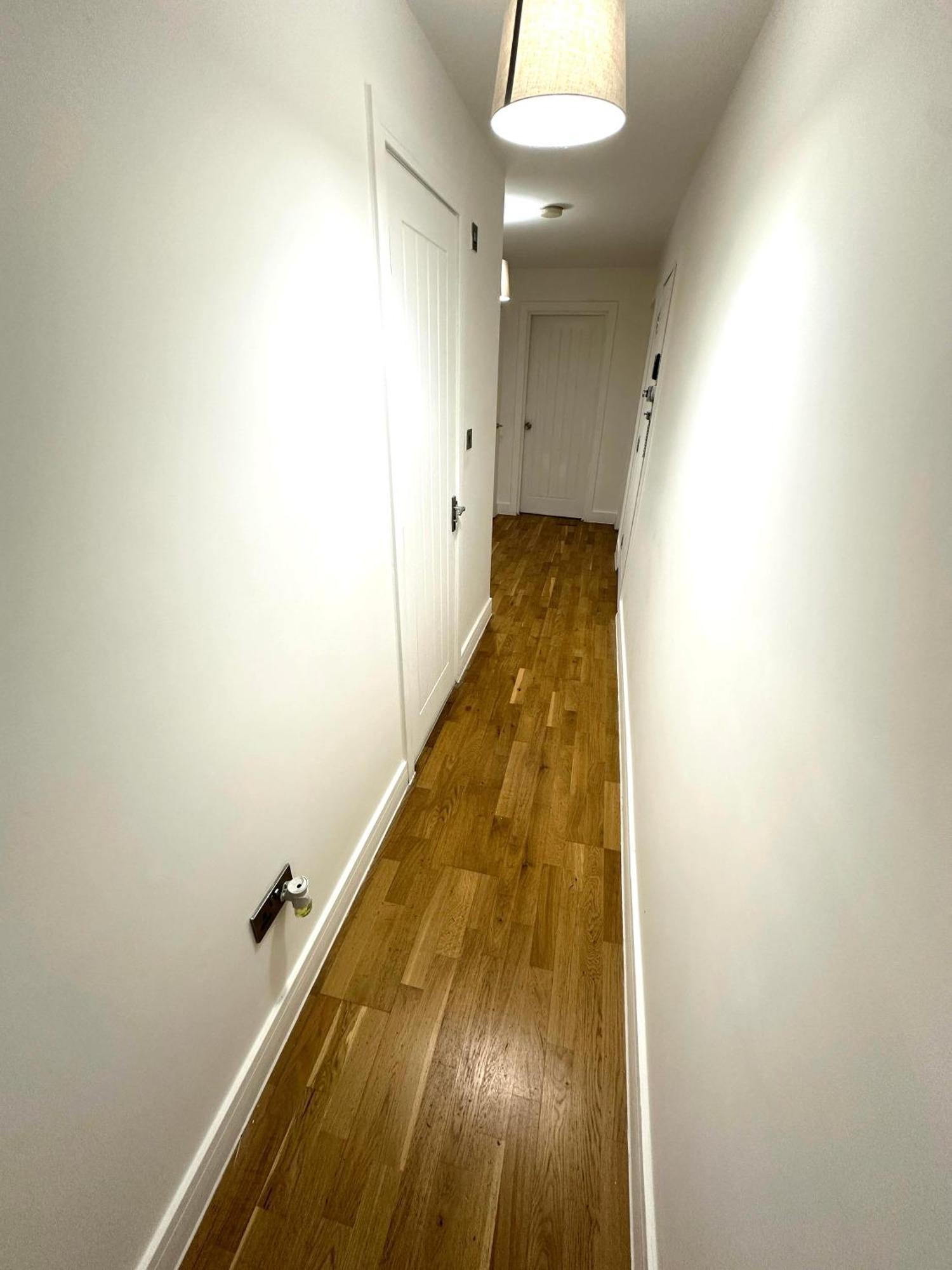 Elegant Spacious Modern 2 Bedroom - Whitechapel - 5mins To Aldgate Station Apartment London
