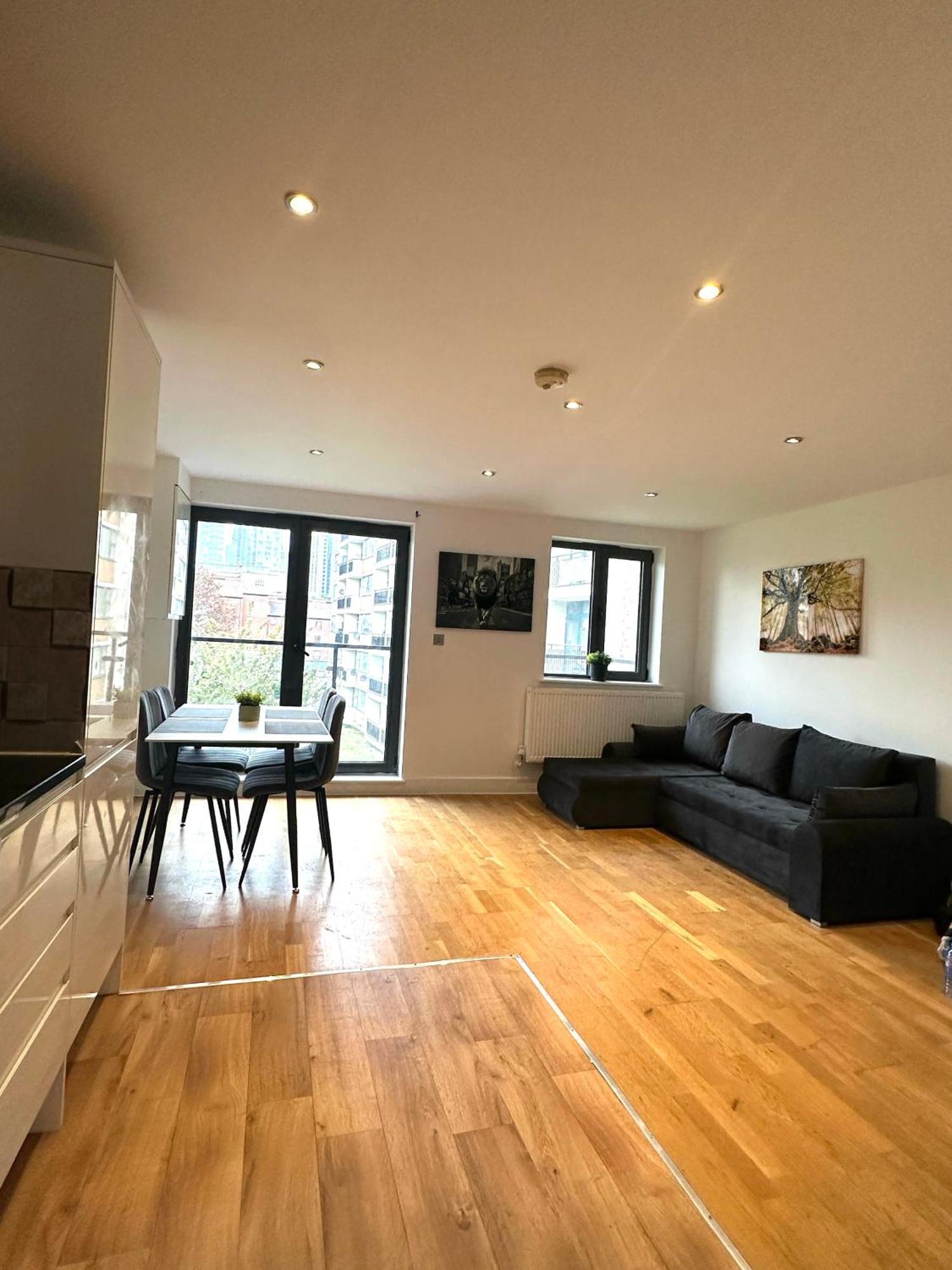 Apartment Elegant Spacious Modern 2 Bedroom - Whitechapel - 5mins To Aldgate Station