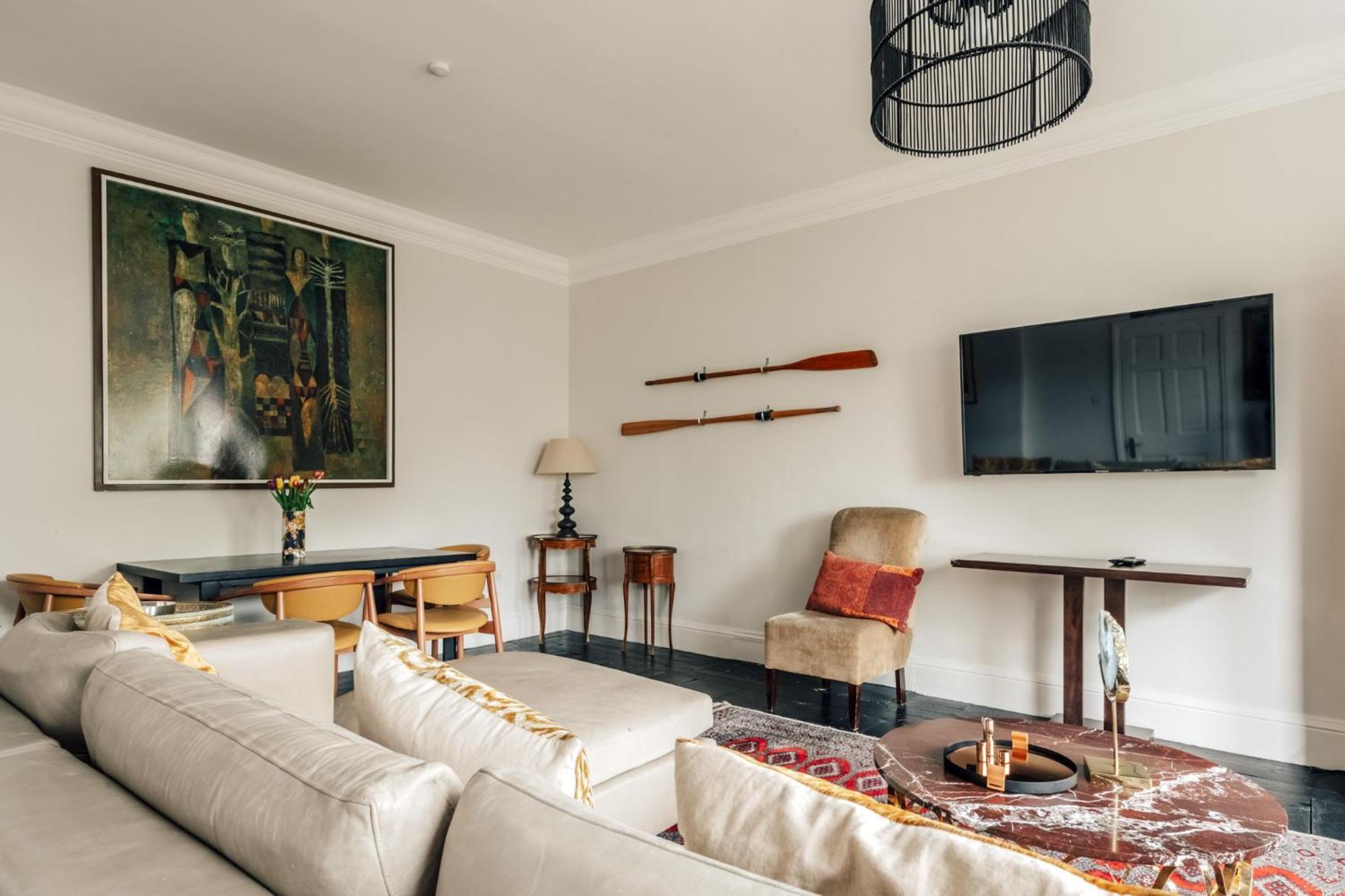 The Egerton - Luxury Apartment