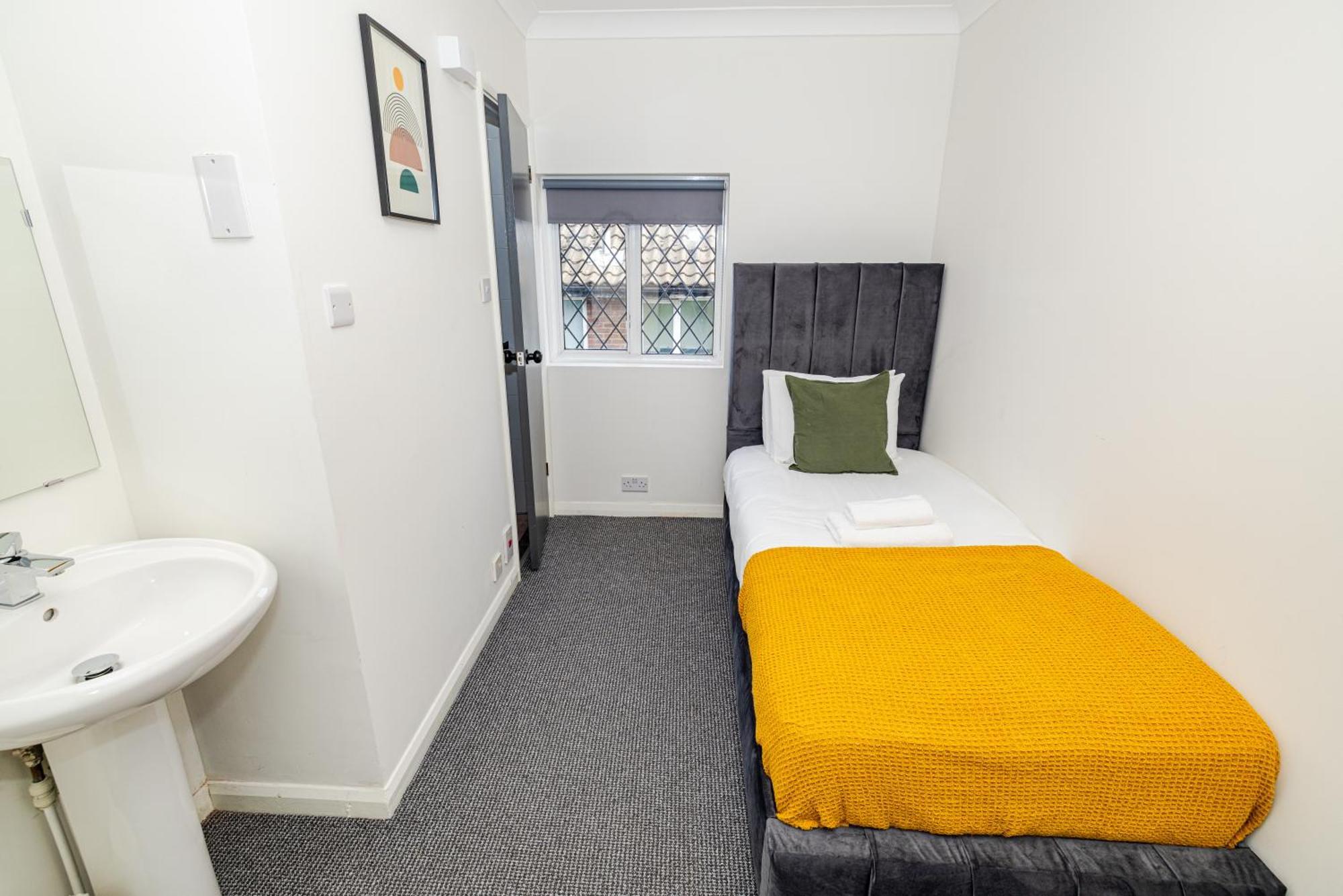 Woodford 3* Londres