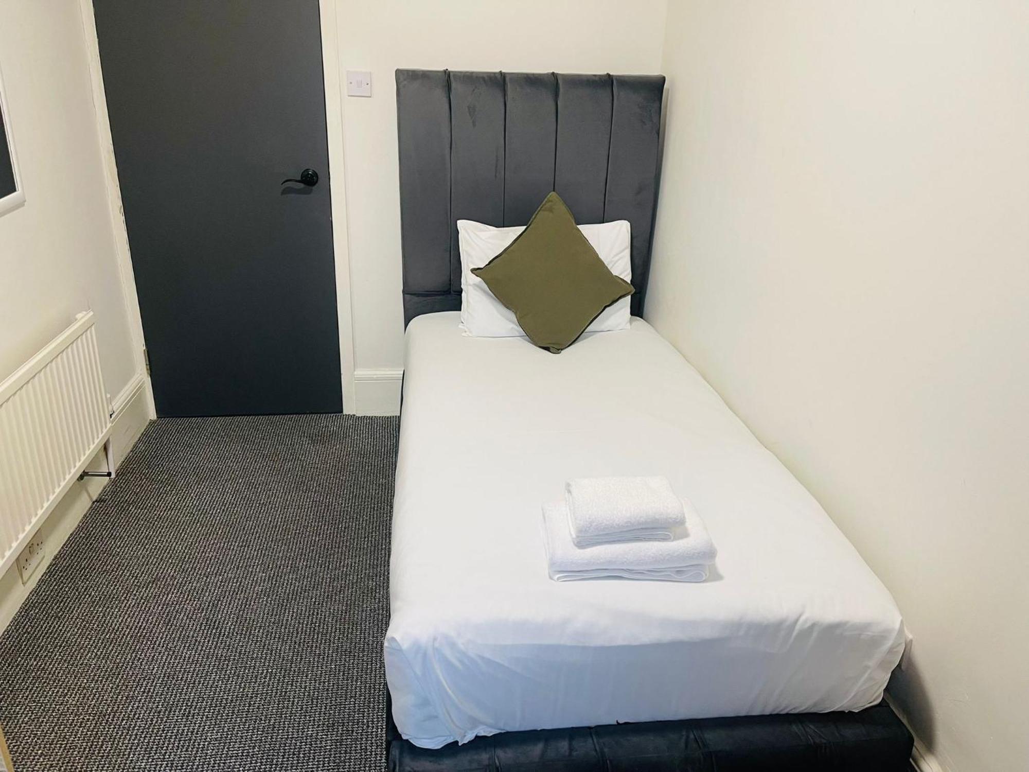 Hotel Woodford 3*