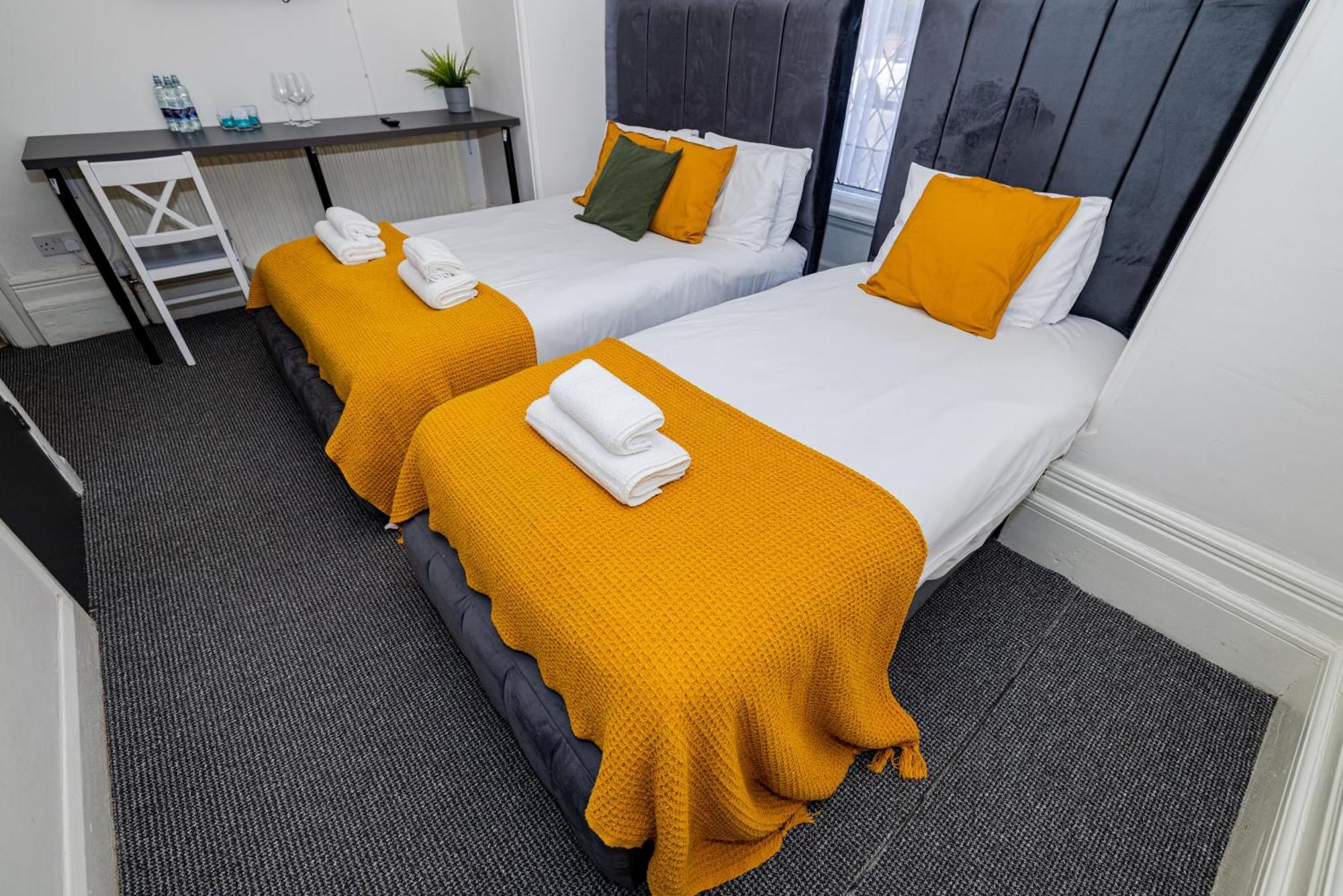 Woodford Hotel 3*