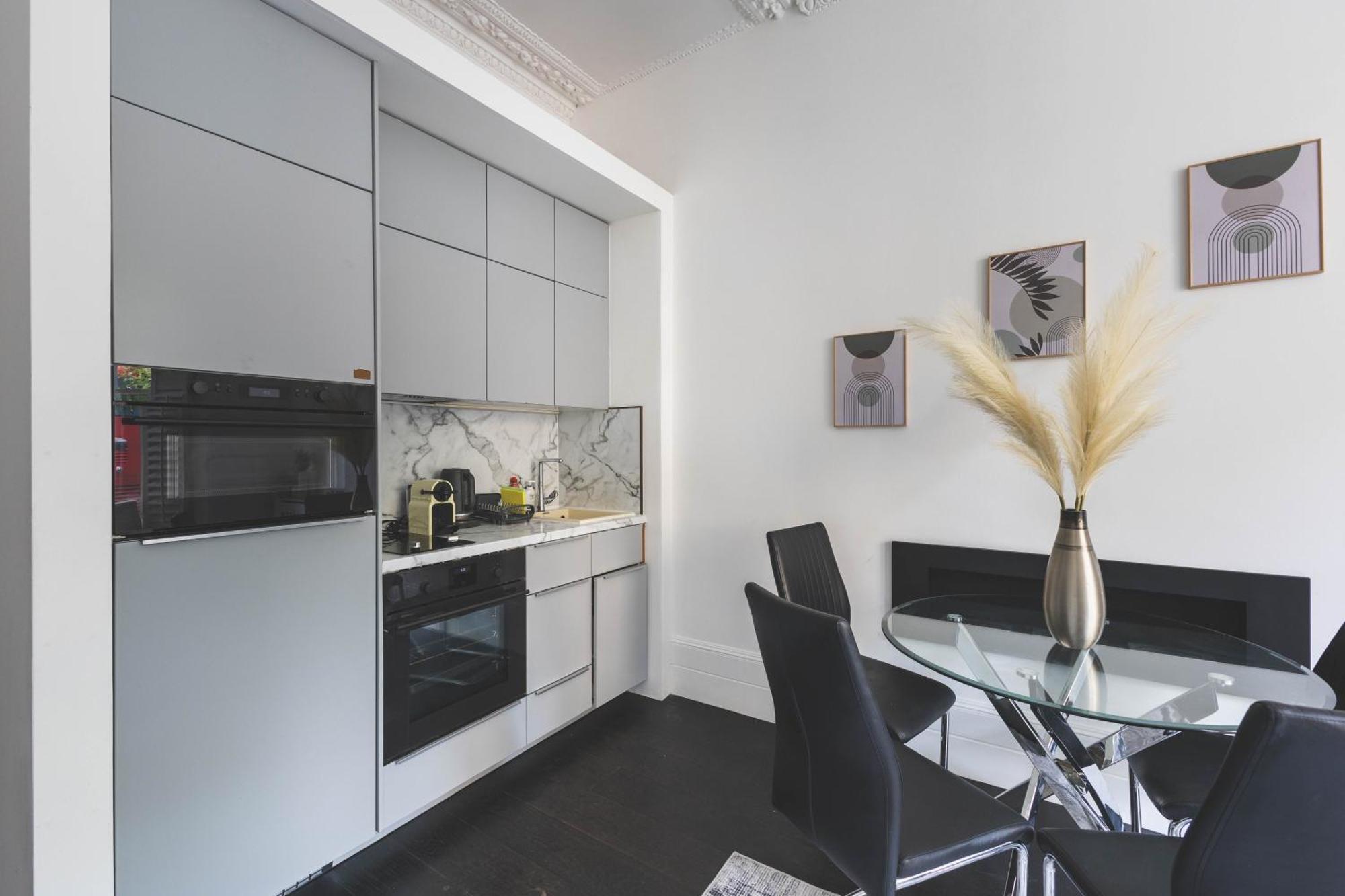 Lovely 2br Flat In Kensington, 2 Minutes Tube * London