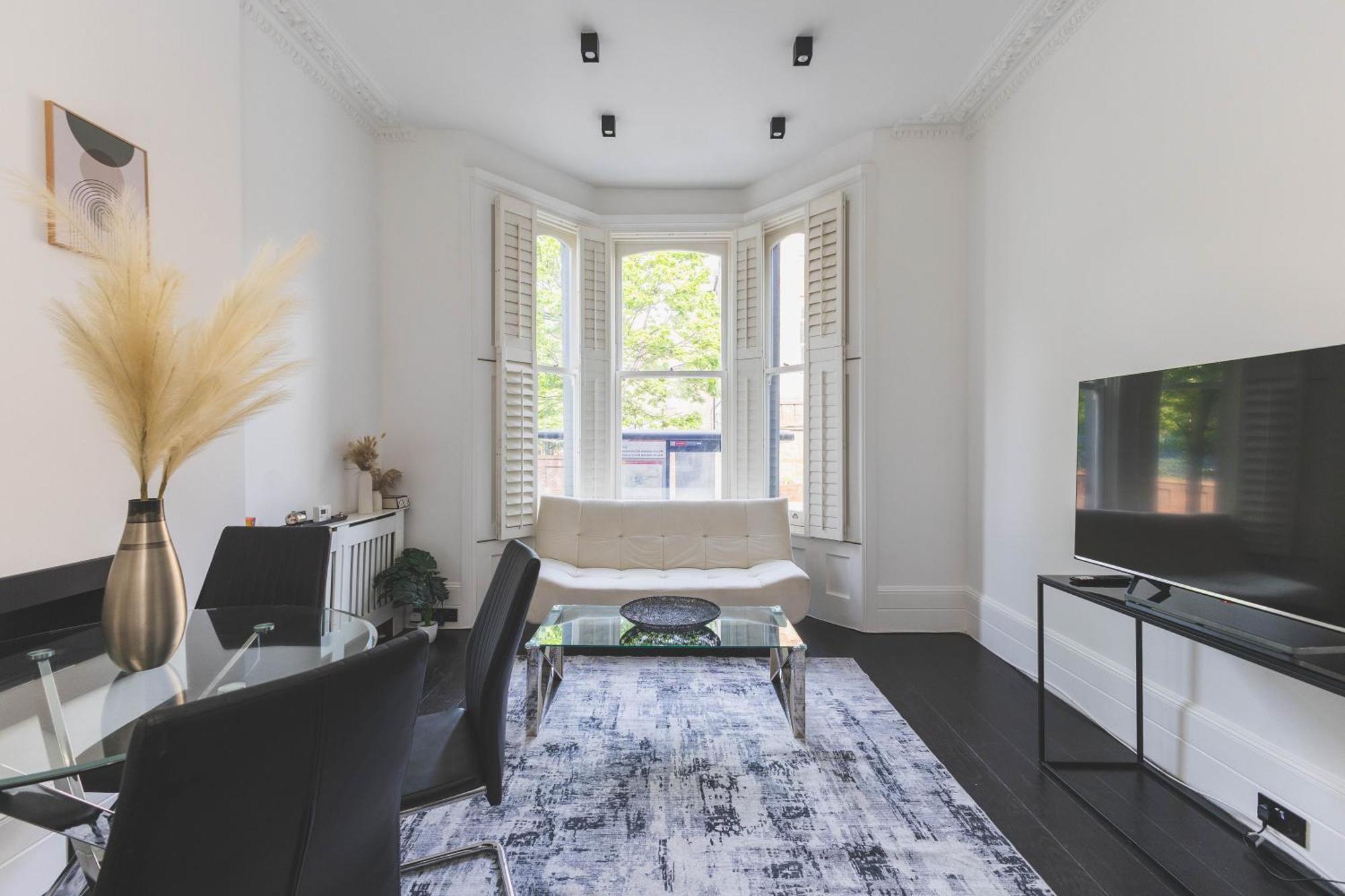 Lovely 2br Flat In Kensington, 2 Minutes Tube *