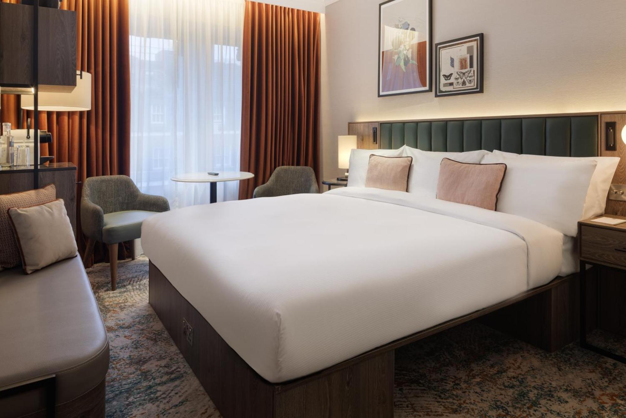 The Memoir Club, Formerly Ambassador Bloomsbury Hotel London