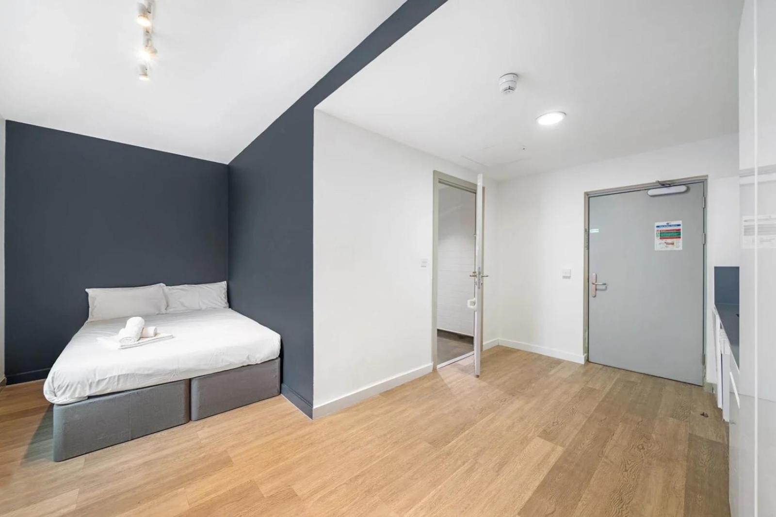 Studios, And Private Bedrooms With Shared Kitchen At Chapter Kings Cross In * Londres
