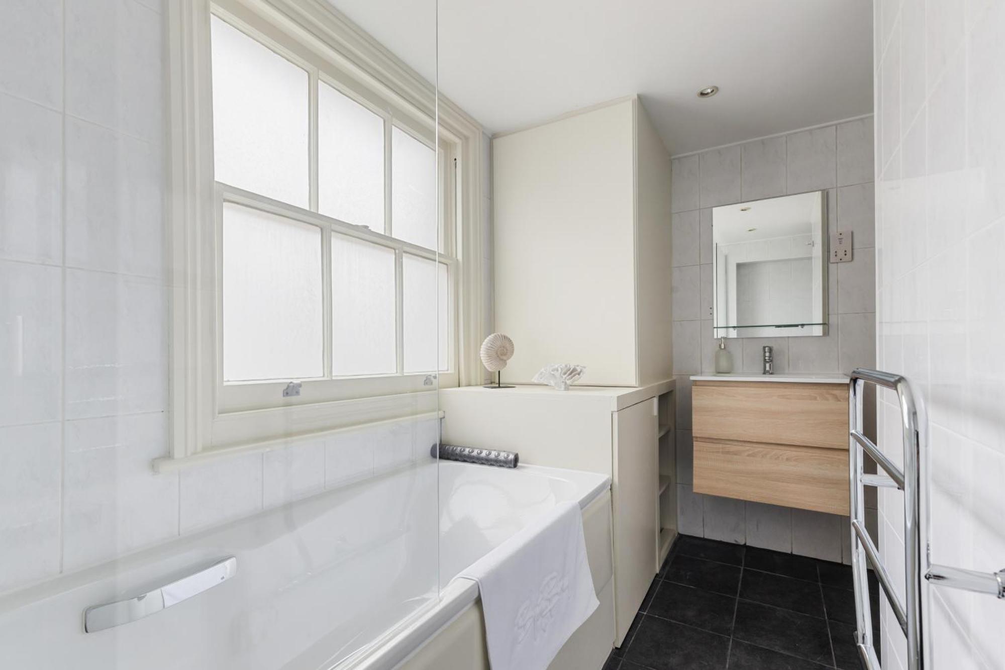 Luxury Corner - La Reserve Knightsbridge