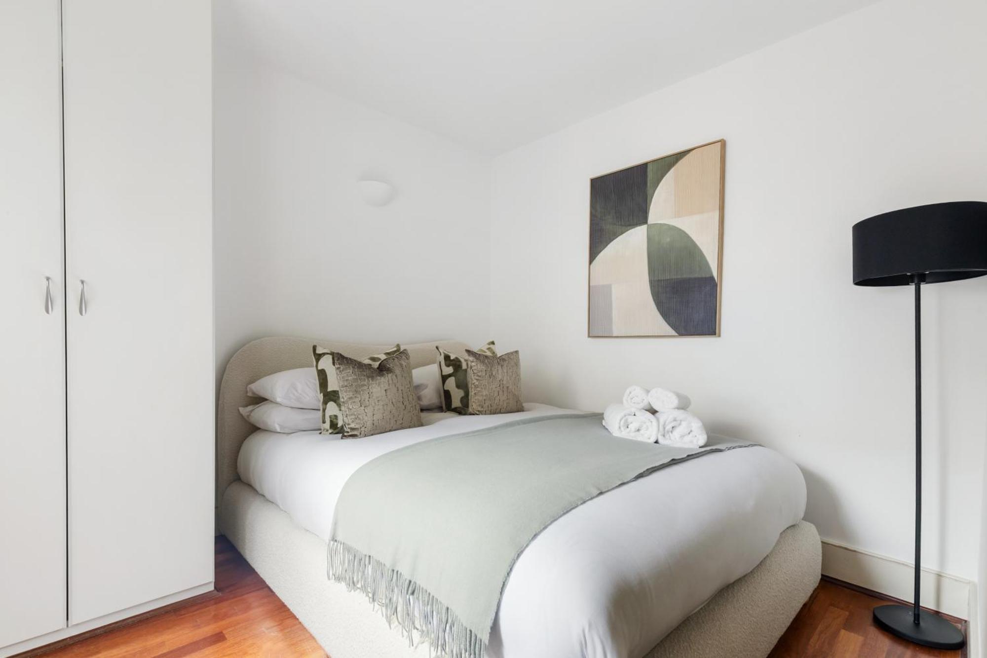 Luxury Corner - La Reserve Knightsbridge Hotel 5*