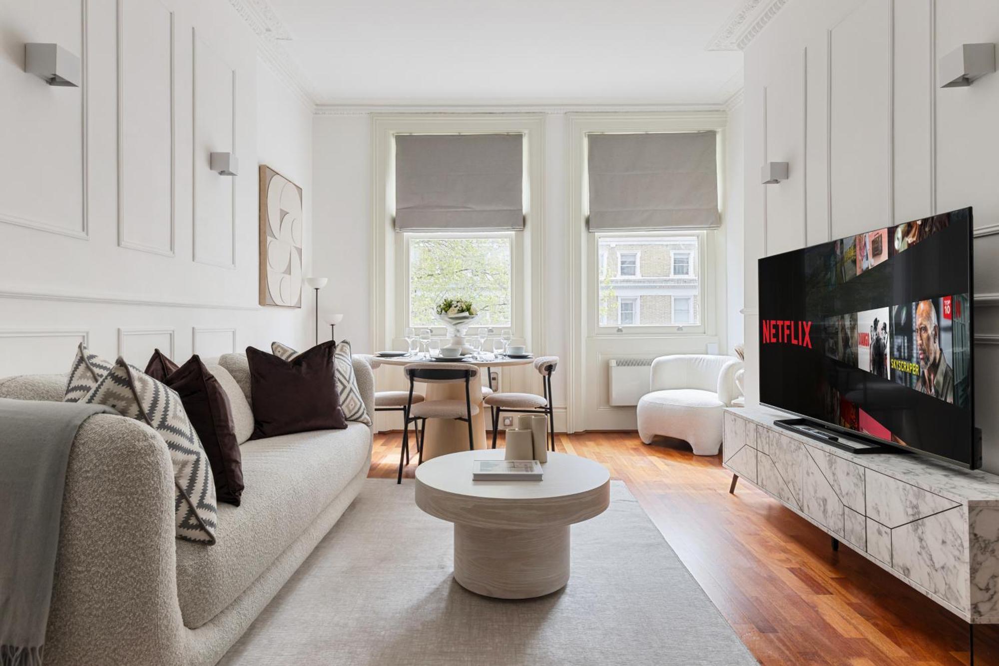 Luxury Corner - La Reserve Knightsbridge Hotel