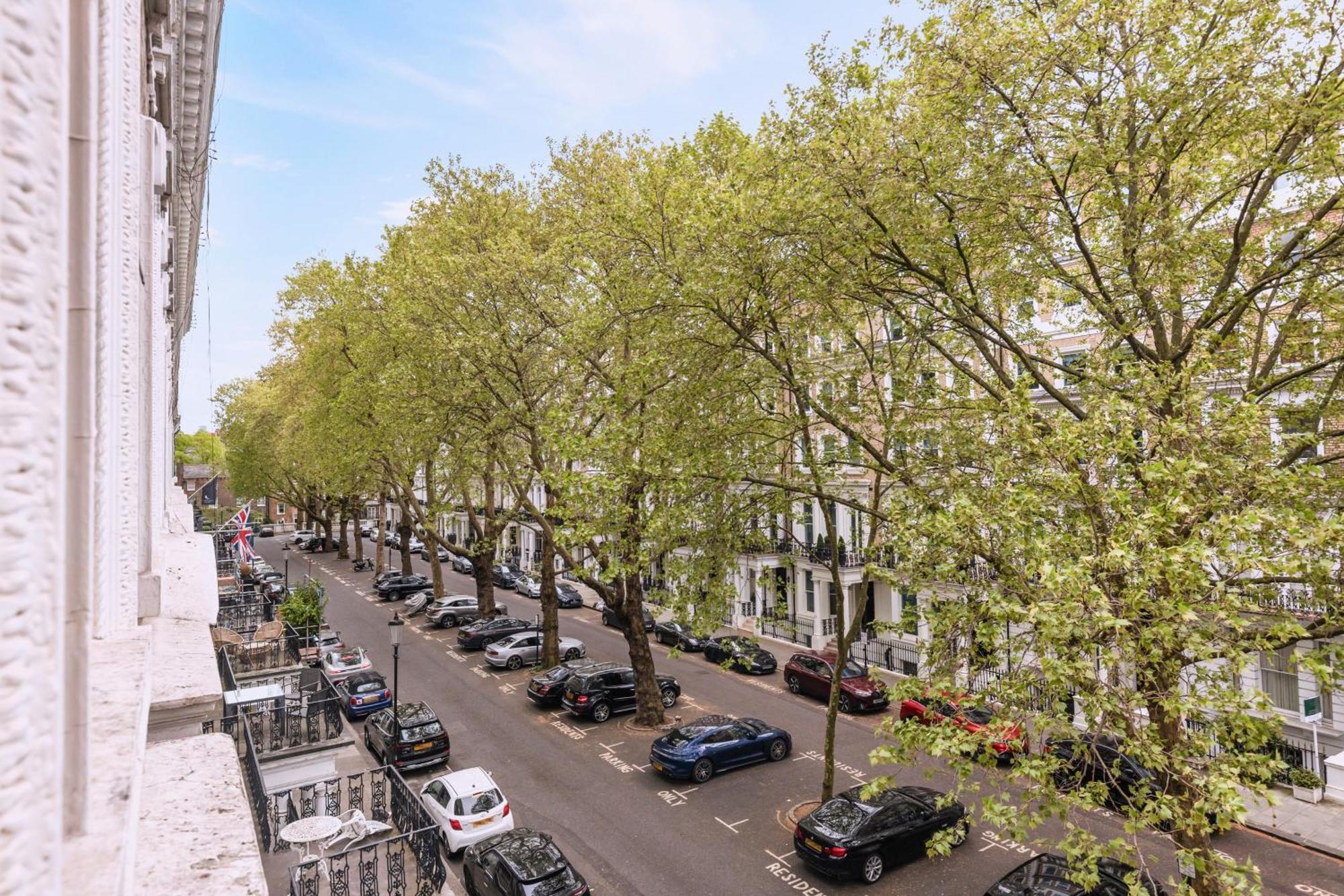 Luxury Corner - La Reserve Knightsbridge Hotel Londen