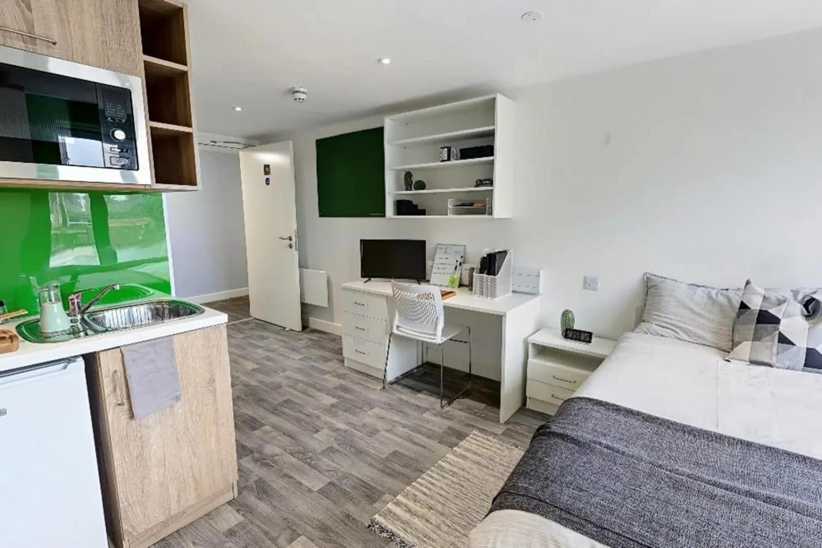 The Cube Greenwich Premium Studios * Londra