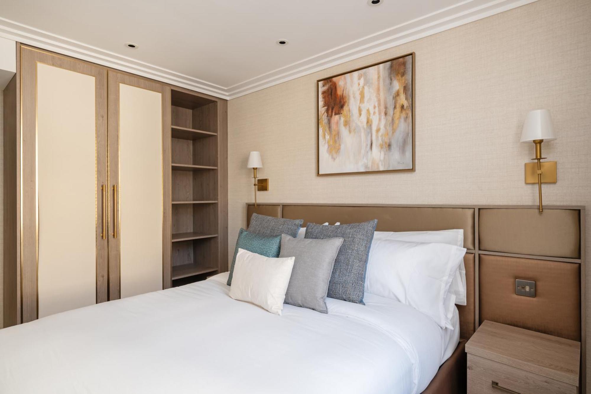 Charles Of Mayfair Apartment