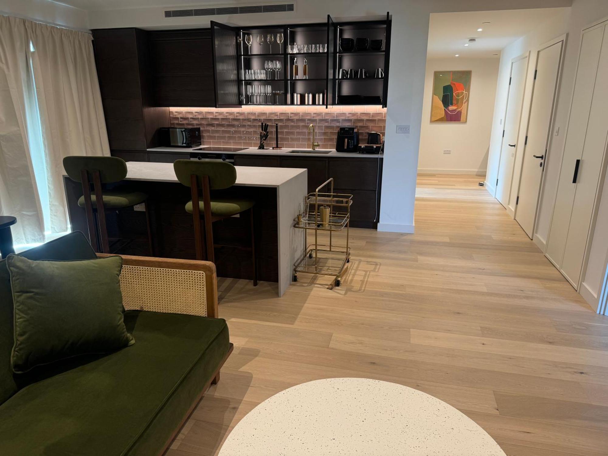 Waterside Near O2 Royal Dock With Parking And Ac Leilighet London