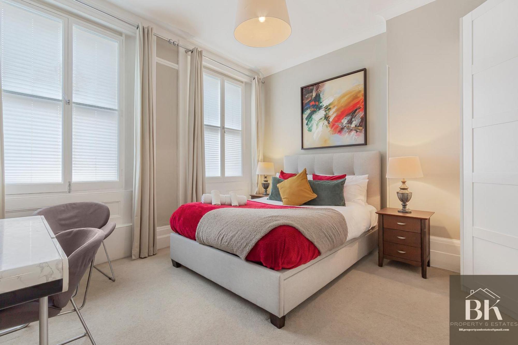 Apartment Luxury Victorian 2 Bed 2 Bath Flat E14 London